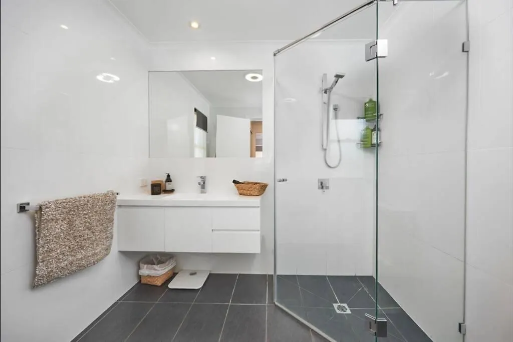 Holiday home Byron Bay Accom - Whale House - 8/6 Electra Cl
